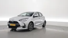 Grijs Gebruikt 2023 Toyota Yaris Hybrid Hatchback | € 21.400 (Eerlijke prijs)