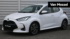 Gebruikt 2021 Toyota Yaris Hybrid Play Hatchback | € 20.445 (Eerlijke prijs)