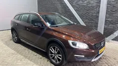 Gebruikt 2017 Volvo V60 CC Momentum Stationwagen | € 24.800 (Super prijs)