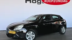 Zwart Gebruikt 2012 Alfa Romeo Giulietta Distinctive Hatchback | € 7.440 (Eerlijke prijs)