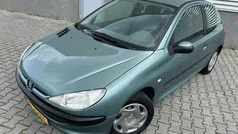 Groen Gebruikt 2002 Peugeot 206 Hatchback | € 1.699 (Eerlijke prijs)