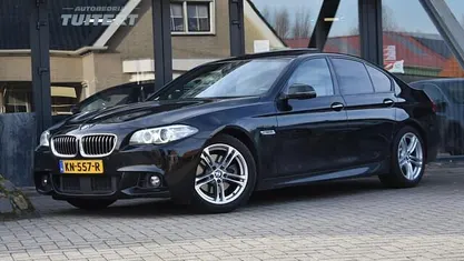 Zwart Occasion 2016 BMW 520 M Sport Sedan | € 18.745 (Eerlijke prijs)