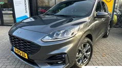 Grijs Gebruikt 2023 Ford Kuga ST-Line SUV | € 28.395 (Eerlijke prijs)