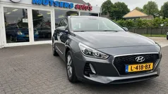 Grijs, metallic lak Gebruikt 2017 Hyundai i30 Hatchback | € 13.750 (Goede deal)