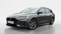 Moondust silver (licht grijs) Gebruikt 2024 Ford Focus ST-Line X Stationwagen | € 29.895 (Eerlijke prijs)