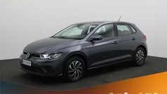 Grijs Gebruikt 2023 VW Polo Life Hatchback | € 20.000 (Eerlijke prijs)