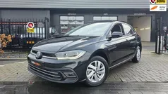 Zwart Gebruikt 2024 VW Polo Edition Hatchback | € 25.950 (Eerlijke prijs)