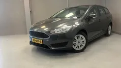 Grijs, metallic lak Gebruikt 2017 Ford Focus Trend Stationwagen | € 9.345 (Eerlijke prijs)