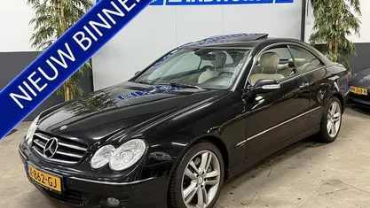 Zwart Occasion 2008 Mercedes CLK350 Avantgarde Coupé | € 7.995 (Eerlijke prijs)
