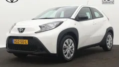 Wit Gebruikt 2025 Toyota Aygo Play Hatchback | € 19.950 (Eerlijke prijs)