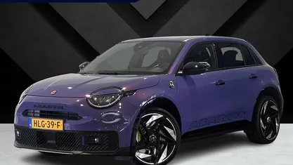 Paars Occasion 2025 Abarth 600e Scorpionissima SUV | € 37.895 (Goede deal)