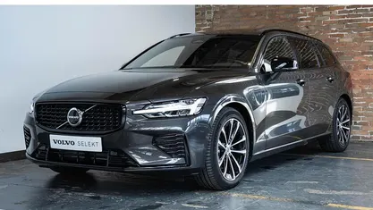Grijs Gebruikt 2025 Volvo V60 Ultra Stationwagen | € 49.950 (Eerlijke prijs)