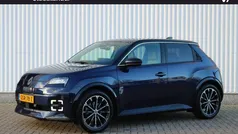 Blauw metallic Gebruikt 2024 Renault R5 Iconic Hatchback | € 34.950 (Eerlijke prijs)