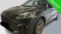 Zwart, metallic lak Gebruikt 2022 Ford Kuga ST-Line SUV | € 27.300 (Eerlijke prijs)