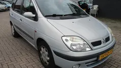 Grijs Gebruikt 2000 Renault Scénic MPV | € 799 (Eerlijke prijs)