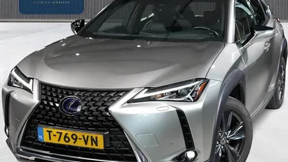 Occasion Lexus UX 250h Luxury Line 184 PK (135 kW) 2022 Grijs (metallic) SUV
