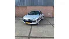 Gebruikt 2002 Peugeot 206 CC Cabriolet | € 1.199 (Goede deal)