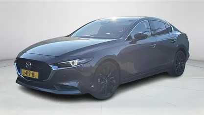 Gebruikt 2021 Mazda 3 Sportive Sedan | € 21.950 (Eerlijke prijs)