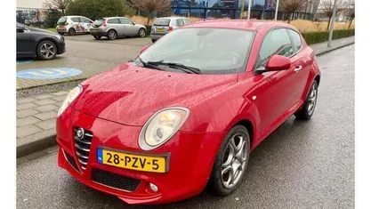 Rood Gebruikt 2011 Alfa Romeo MiTo Hatchback | € 2.750 (Eerlijke prijs)