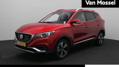 Rood Gebruikt 2020 MG ZS Luxury Sedan | € 15.400 (Eerlijke prijs)