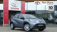Grijs Gebruikt 2024 Toyota Aygo Play Hatchback | € 17.900 (Eerlijke prijs)
