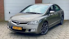 Grijs, metallic lak Gebruikt 2007 Honda Civic Hybrid Sedan | € 3.250 (Eerlijke prijs)