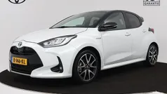 Wit Gebruikt 2021 Toyota Yaris Hybrid Executive Hatchback | € 24.945 (Eerlijke prijs)