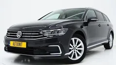 Grijs, metallic lak Gebruikt 2020 VW Passat GTE Stationwagen | € 22.840 (Eerlijke prijs)