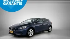 Blauw Gebruikt 2014 Volvo V40 Summum Hatchback | € 12.450 (Eerlijke prijs)