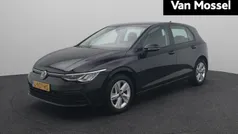 Gebruikt 2021 VW Golf VIII Life Hatchback | € 17.900 (Eerlijke prijs)