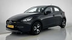 Jet black (zwart metallic) Gebruikt 2023 Mazda 2 Center-Line Hatchback | € 20.695 (Eerlijke prijs)