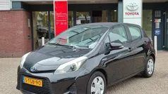 Zwart Gebruikt 2014 Toyota Yaris Hybrid Hatchback | € 9.839 (Eerlijke prijs)
