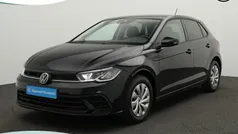 Zwart, metallic lak Gebruikt 2022 VW Polo Life Hatchback | € 23.950 (Eerlijke prijs)
