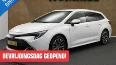Wit Gebruikt 2023 Toyota Corolla Business Edition Stationwagen | € 32.450 (Eerlijke prijs)