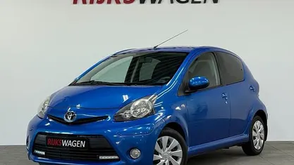 Blauw Gebruikt 2013 Toyota Aygo Hatchback | € 4.999 (Eerlijke prijs)
