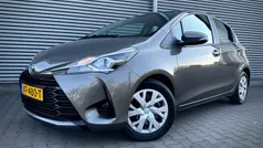 Grijs Gebruikt 2019 Toyota Yaris Hybrid MPV | € 17.850 (Eerlijke prijs)
