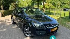 Zwart Gebruikt 2005 Ford Focus Hatchback | € 1.799 (Eerlijke prijs)