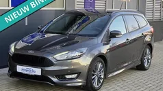 Grijs (metallic) Gebruikt 2018 Ford Focus ST-Line Stationwagen | € 11.450 (Eerlijke prijs)