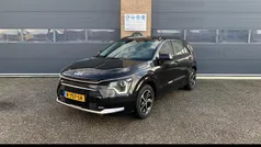 Zwart Gebruikt 2022 Kia Niro SUV | € 25.995 (Eerlijke prijs)