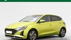 Lucid lime (groen metallic) Gebruikt 2024 Hyundai i20 Comfort Hatchback | € 21.950 (Eerlijke prijs)