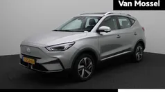 Grijs, metallic lak Gebruikt 2023 MG ZS Luxury Sedan | € 21.444 (Eerlijke prijs)