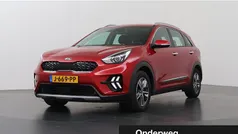 Rood, metallic lak Gebruikt 2020 Kia Niro SUV | € 19.935 (Eerlijke prijs)