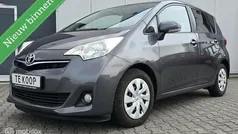 Grijs Gebruikt 2011 Toyota Verso-S MPV | € 6.199 (Eerlijke prijs)