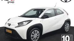 Gebruikt 2024 Toyota Aygo Play Hatchback | € 17.950 (Eerlijke prijs)