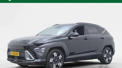 Zwart (metallic) Occasion 2024 Hyundai Kona SUV | € 28.900 (Eerlijke prijs)