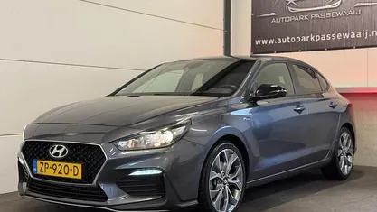 Grijs (metallic) Occasion 2019 Hyundai i30 N Line Hatchback | € 15.950 (Eerlijke prijs)
