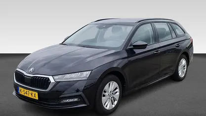 Zwart Occasion 2021 Skoda Octavia Business Line Stationwagen | € 19.490 (Eerlijke prijs)