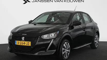 Zwart Occasion 2023 Peugeot e-208 Active Hatchback | € 17.995 (Eerlijke prijs)