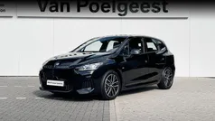 Zwart Gebruikt 2023 BMW 220 M Sport Stationwagen | € 38.900 (Goede deal)