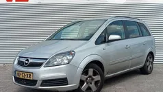 Grijs, metallic lak Gebruikt 2007 Opel Zafira Executive MPV | € 998 (Super prijs)